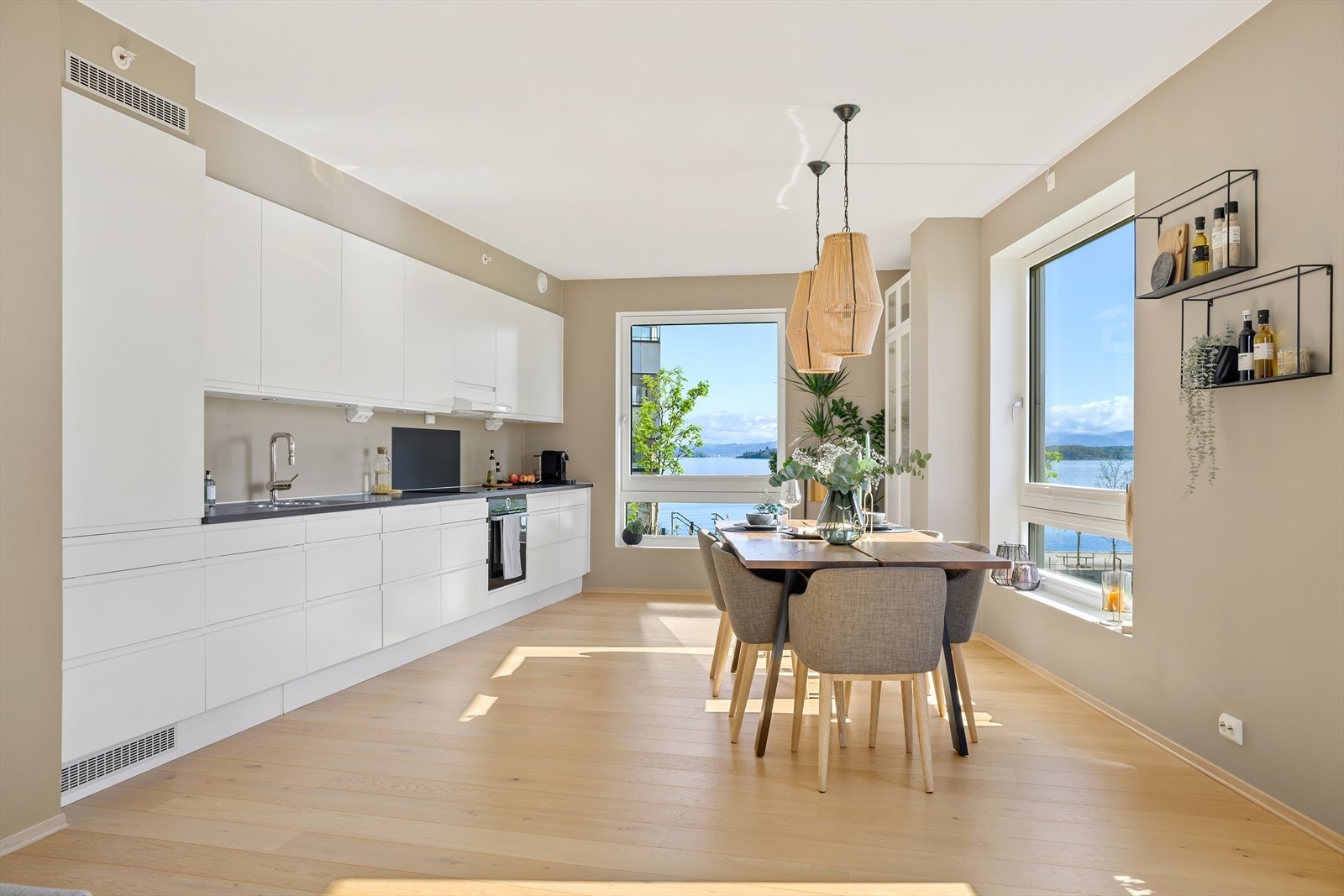 Her har du muligheten til å bo i maritime og urbane omgivelser, med naturen som nærmeste nabo Galleribilde