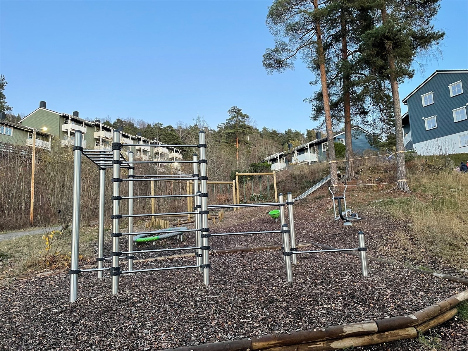 Det ble for ikke lenge siden bygget tuftepark på borettslagets eiendom Galleribilde