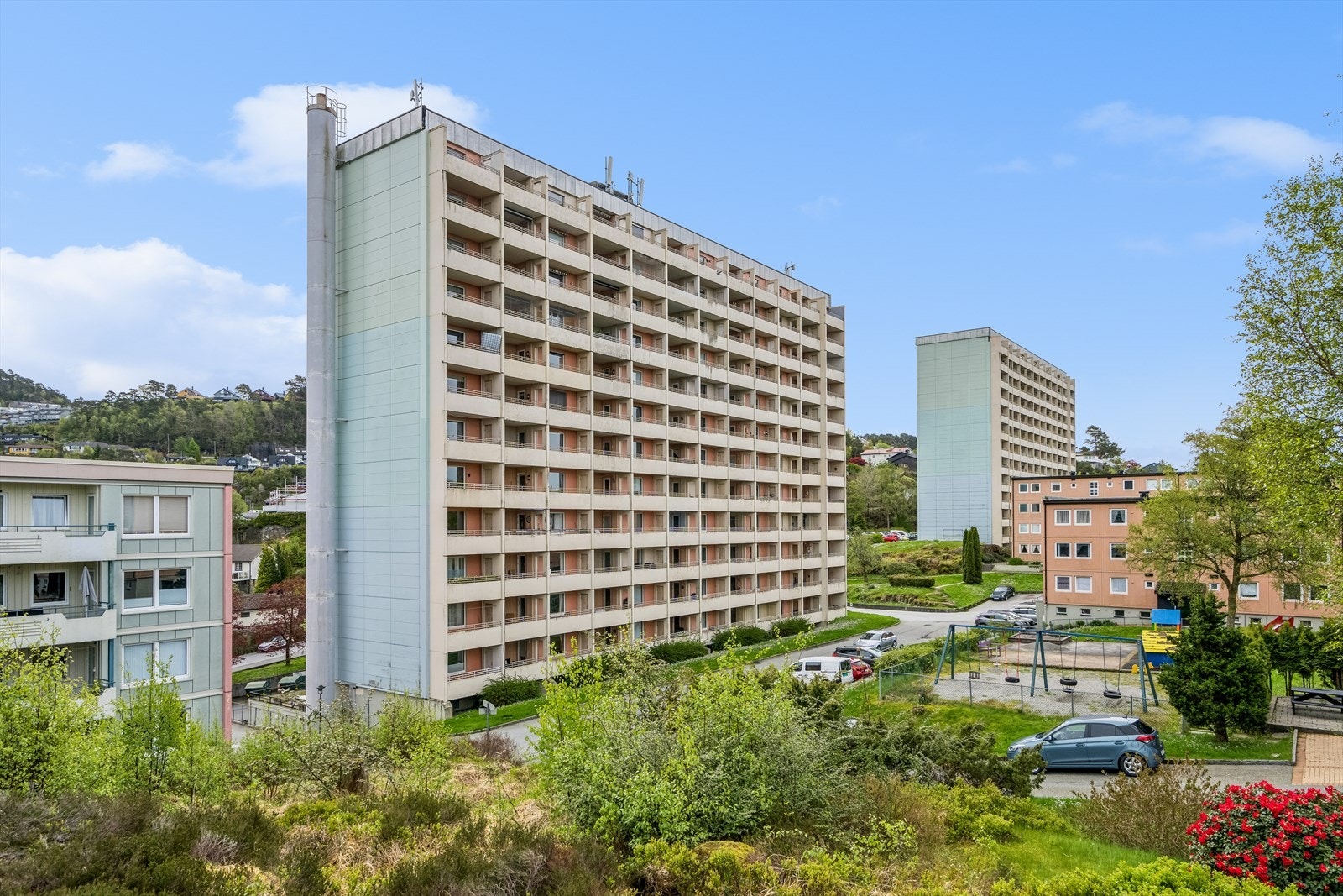 Smiberget har god beliggenhet i Fyllingsdalen, med kort vei til alt man har behov for i hverdagen, og solrike balkonger. Galleribilde