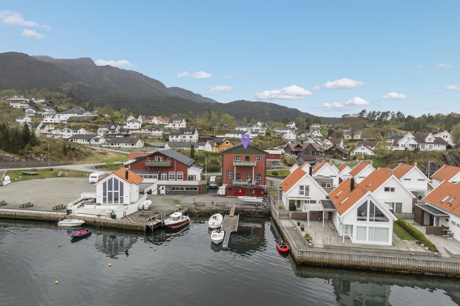 Velkommen til Fjordresidensen - strandlinjeeiendom nær sentrum Galleribilde