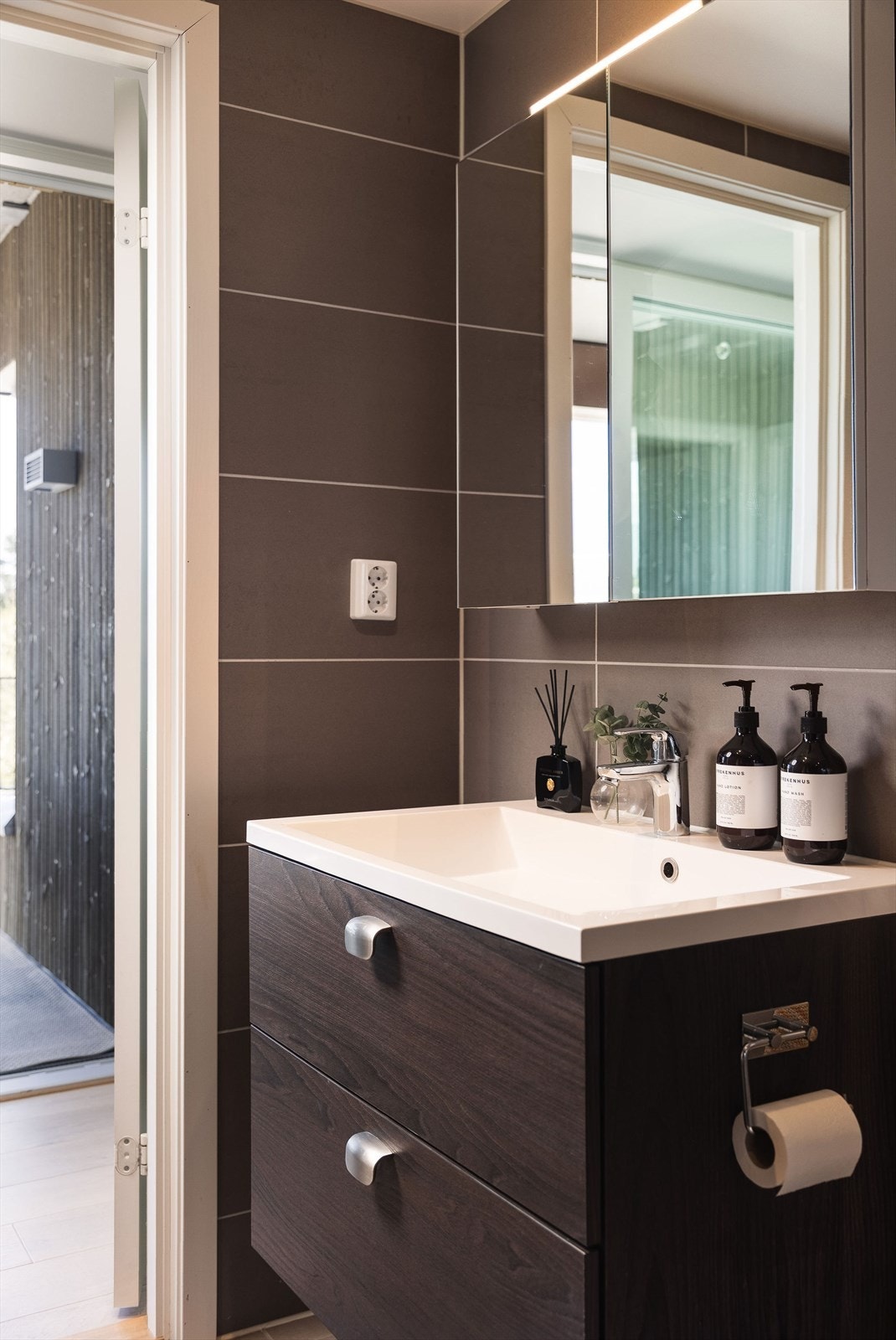 Badet har et delikat og moderne fargevalg som gir en harmonisk stemning. Galleribilde