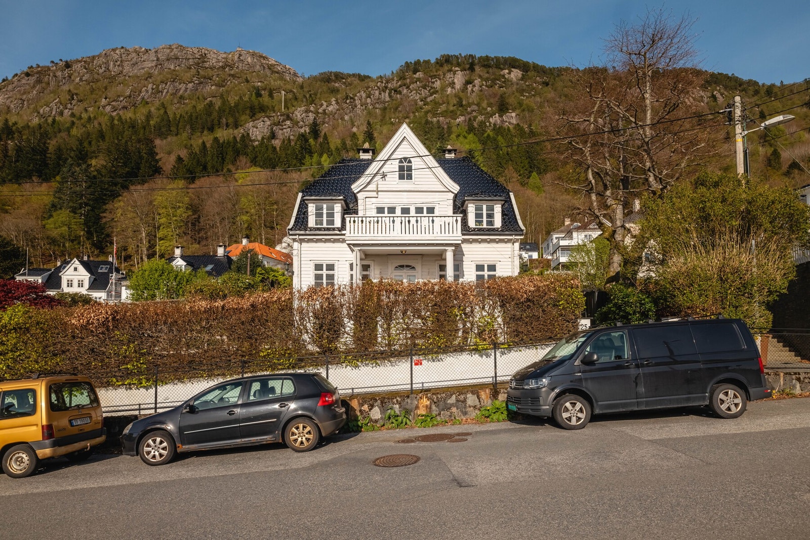 Velkommen til Formanns vei 25 - en sjarmerende og moderne leilighet i en klassisk villa fra 1924! Galleribilde