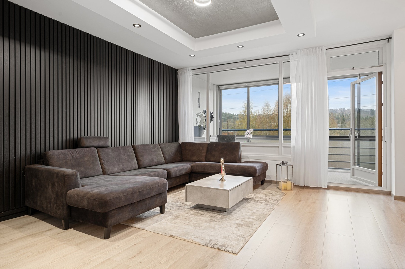 Lekker 4-roms toppleilighet vendt mot friareal. Galleribilde