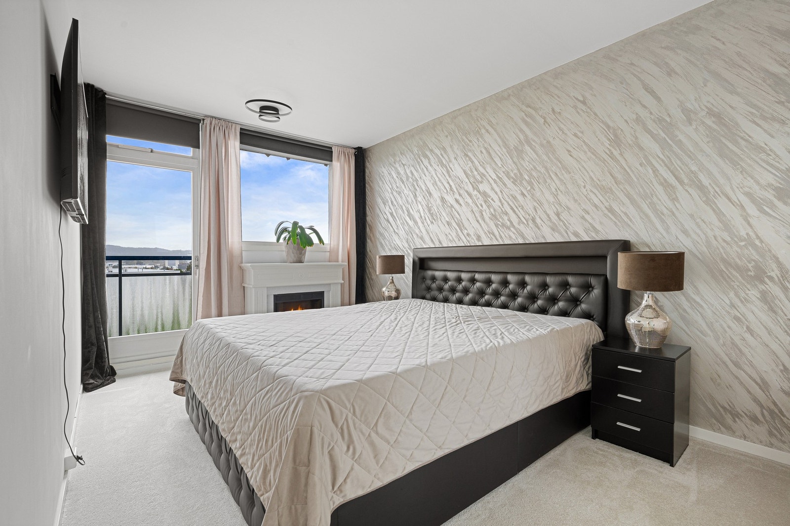 Det største soverommet er på 13,5m² med utgang til egen luftebalkong. Galleribilde