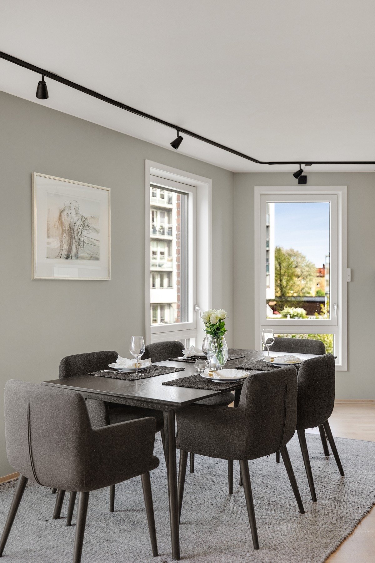 Spisebord som er et naturlig samlingspunkt. Galleribilde