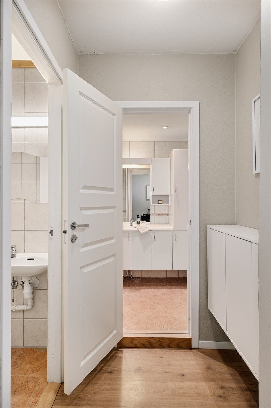 Leiligheten har separat bad- og toalettrom Galleribilde