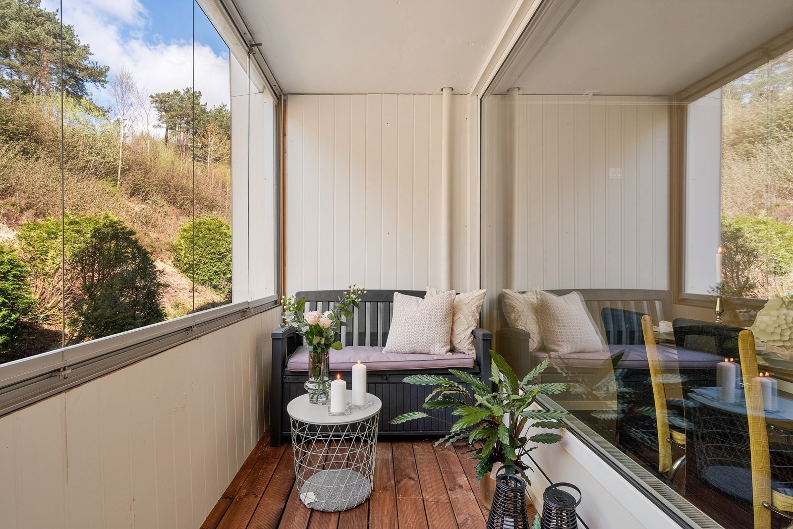 - Det at balkongen er innglasset gjør bruksmulighetene betraktelig større - Galleribilde