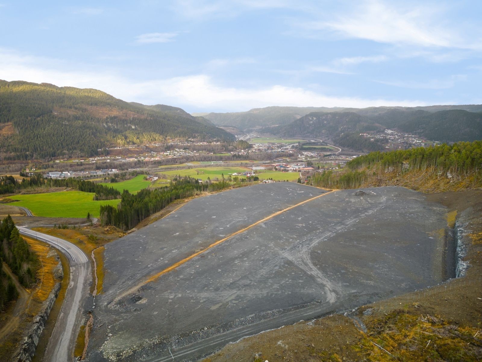 Støren Sør - 85 mål ferdig regulert og opparbeidet næringsareal bygd på fjell. Galleribilde