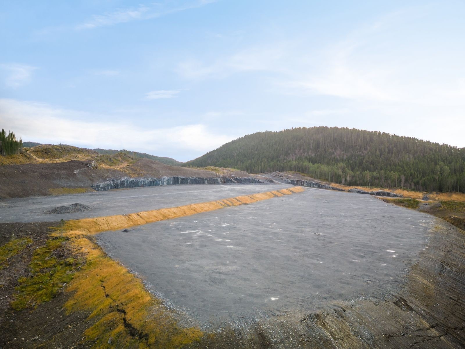 Støren Sør - 85 mål ferdig regulert og opparbeidet næringsareal bygd på fjell. Galleribilde