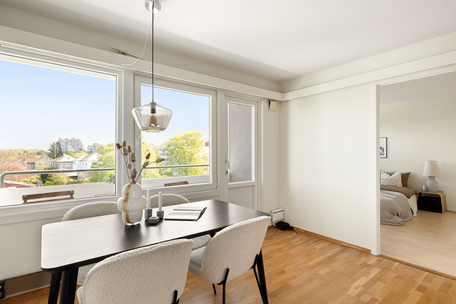 Også her et det utgang til balkong vendt mot øst. Galleribilde