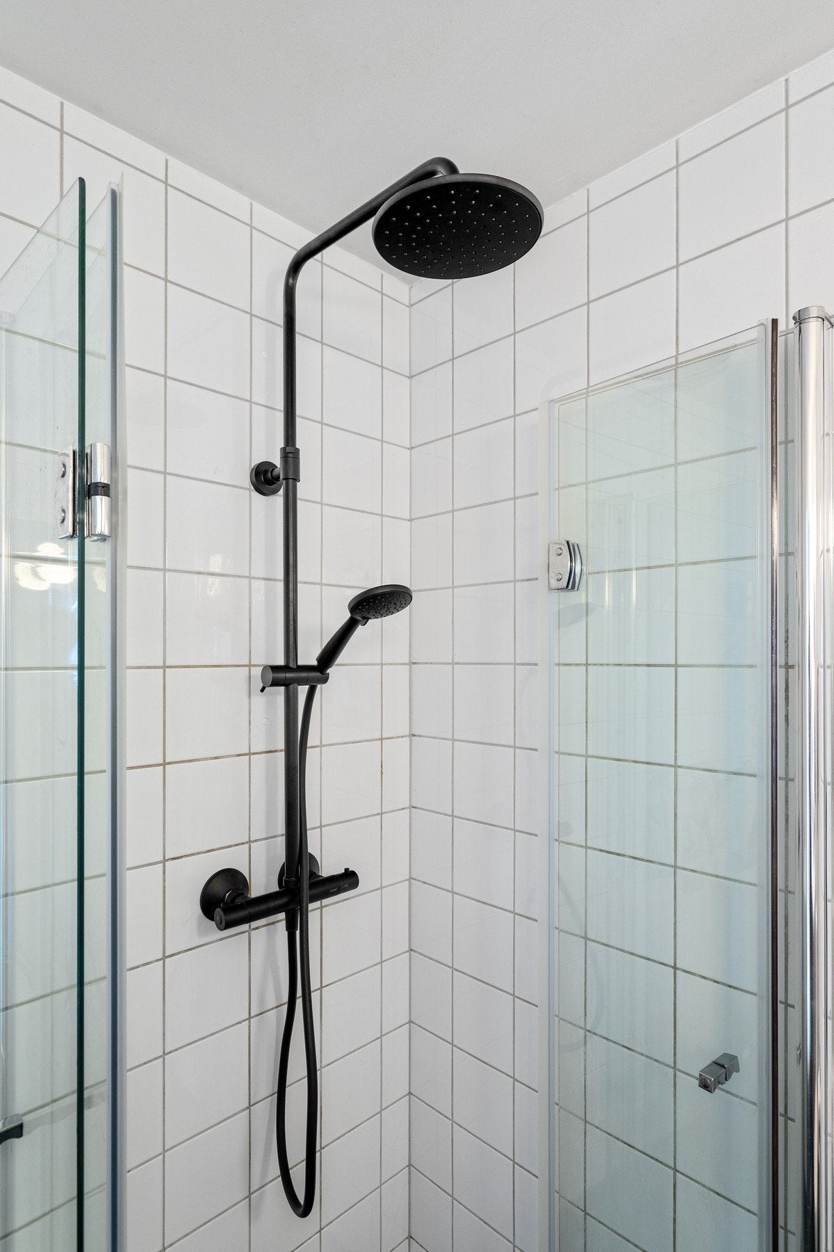 Dusjinventaret er oppgradert av nåværende eier i nyere tid. Galleribilde