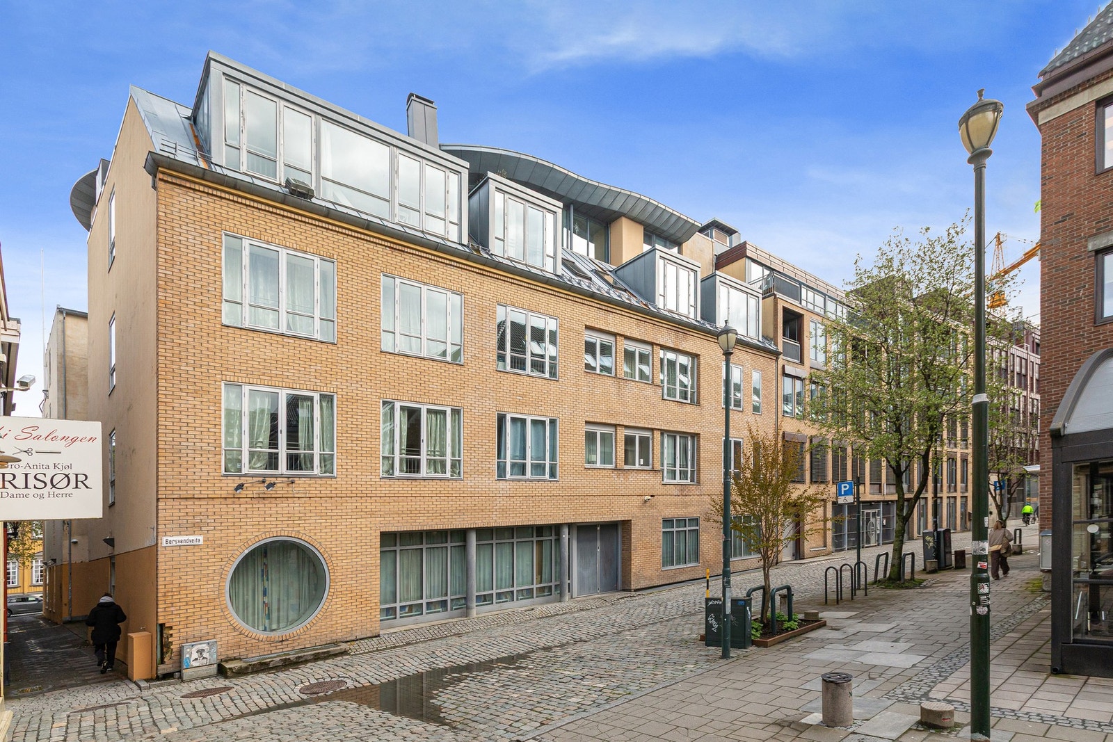 Fasadebilde. Bygget er fra 1996. Galleribilde