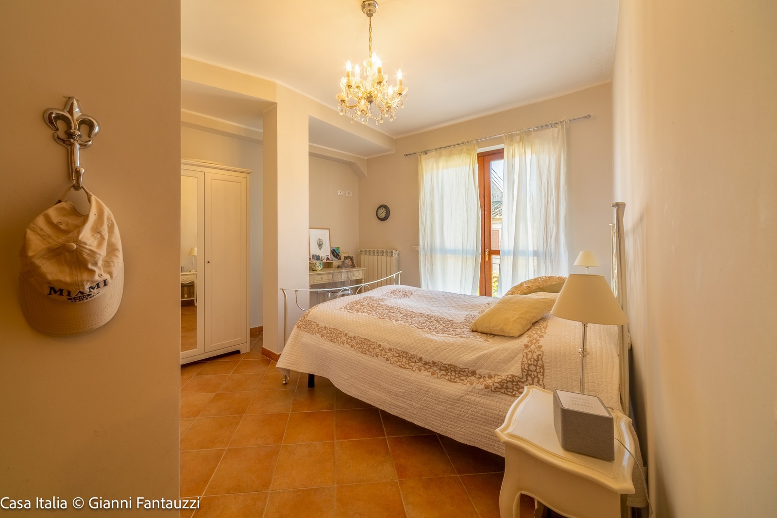 Soverom 2 med utgang til egen balkong. Galleribilde