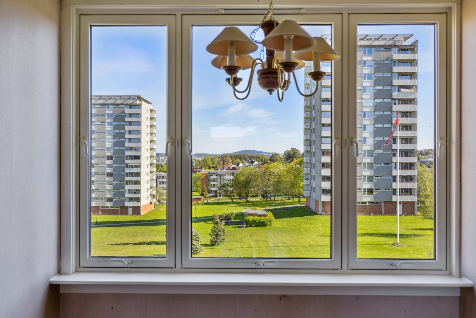 Utsikt fra spisestuevindu! Galleribilde