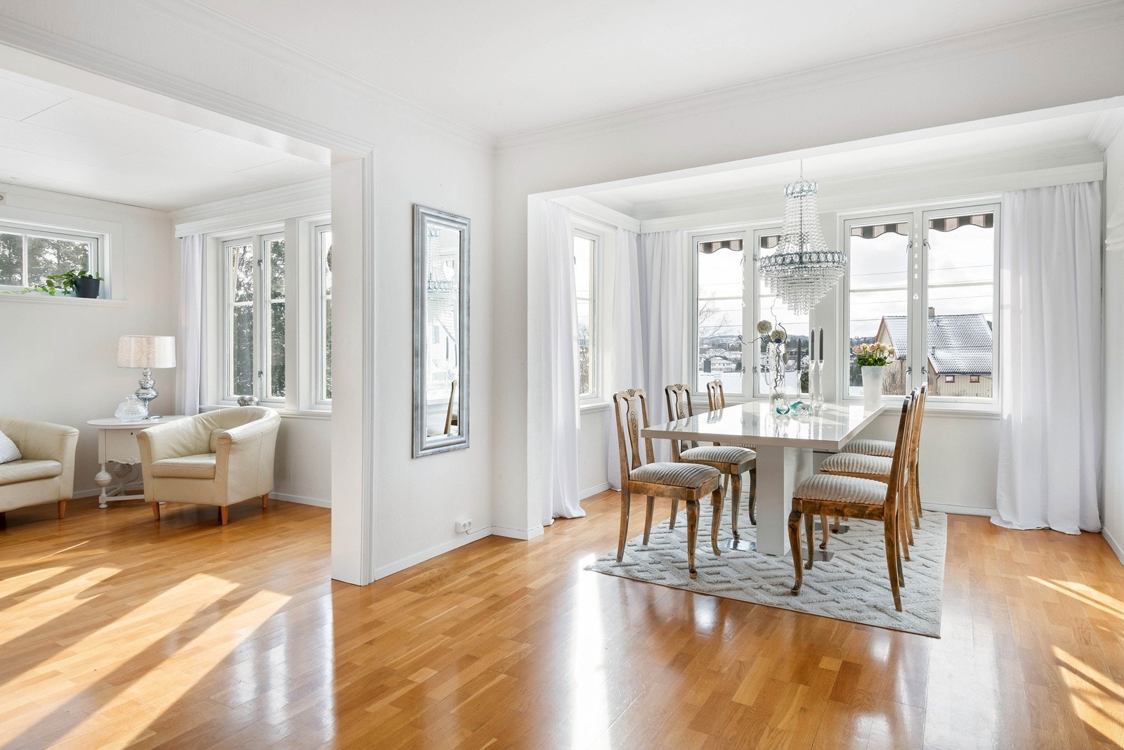 Flere flotte stuer i hovedetasjen Galleribilde