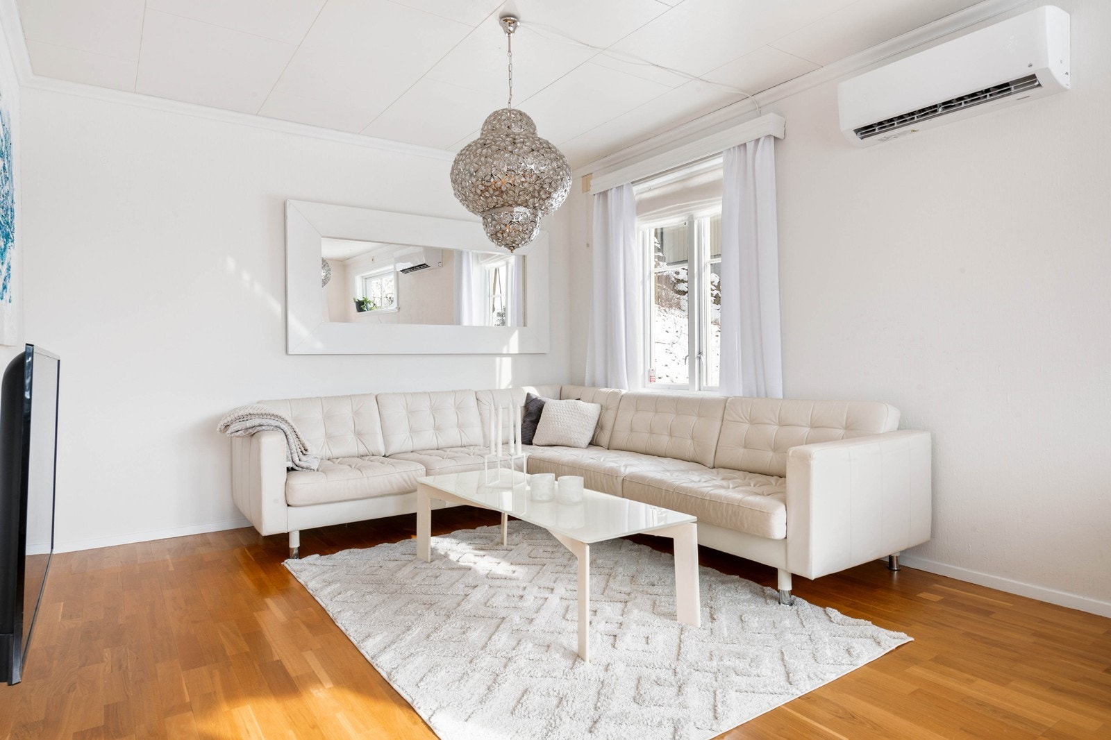 Hovedetasjen kan fint innredes med flere stuesoner Galleribilde