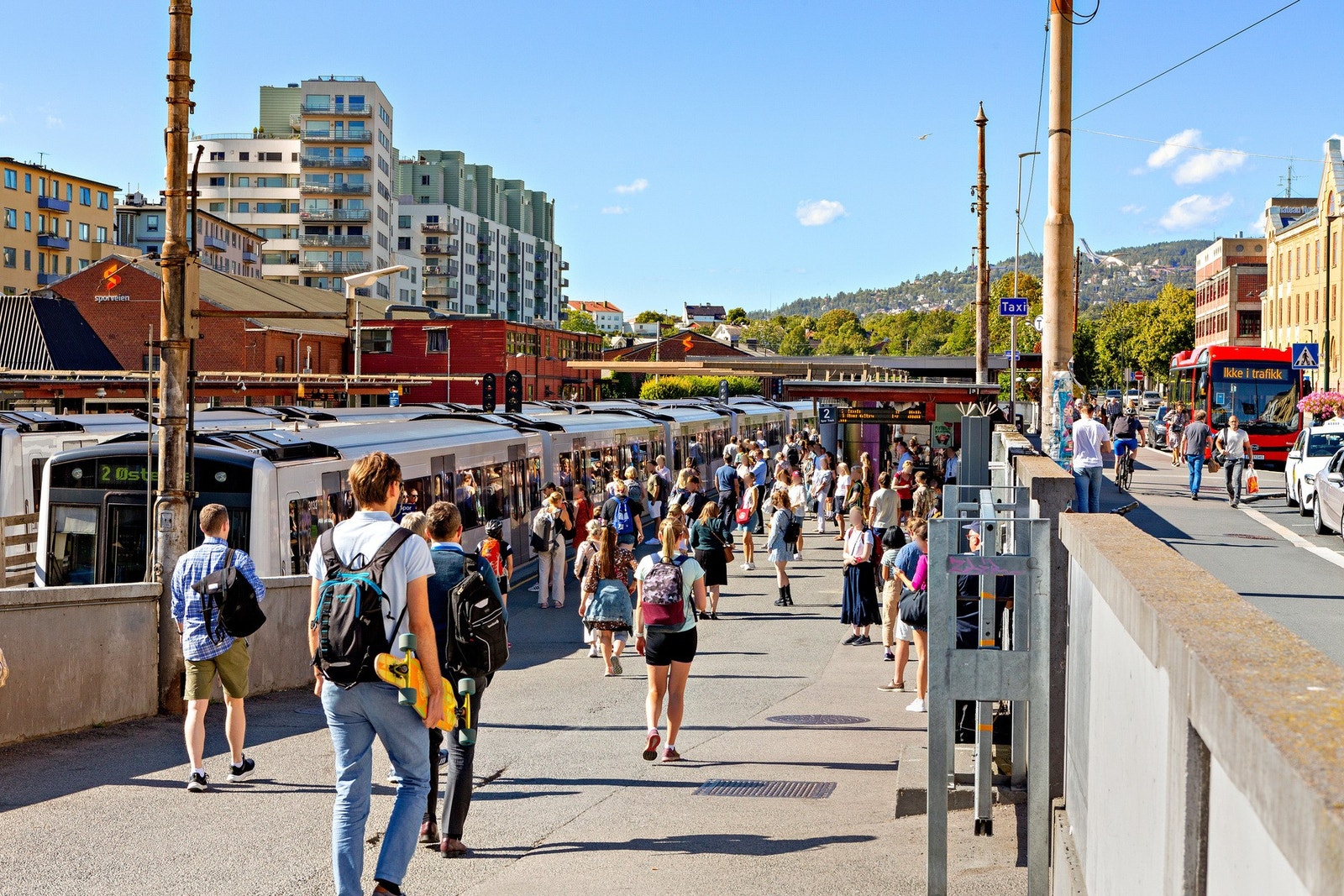 Nærhet til Majorstuen T-banestasjon med alle T-banens linjer, samt holdeplasser for buss og trikk. Galleribilde