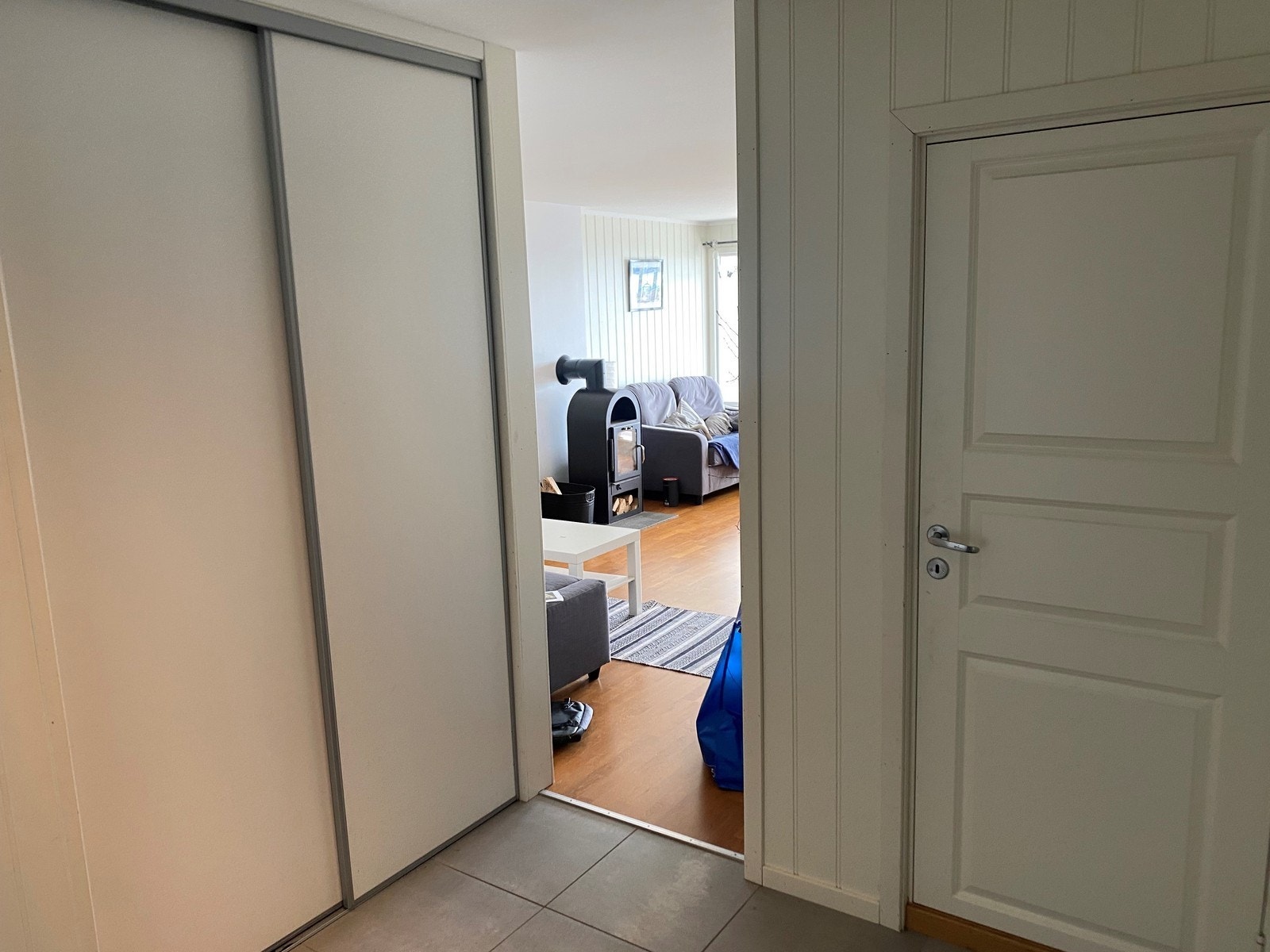 Fra gangen mot stue og bad. Galleribilde