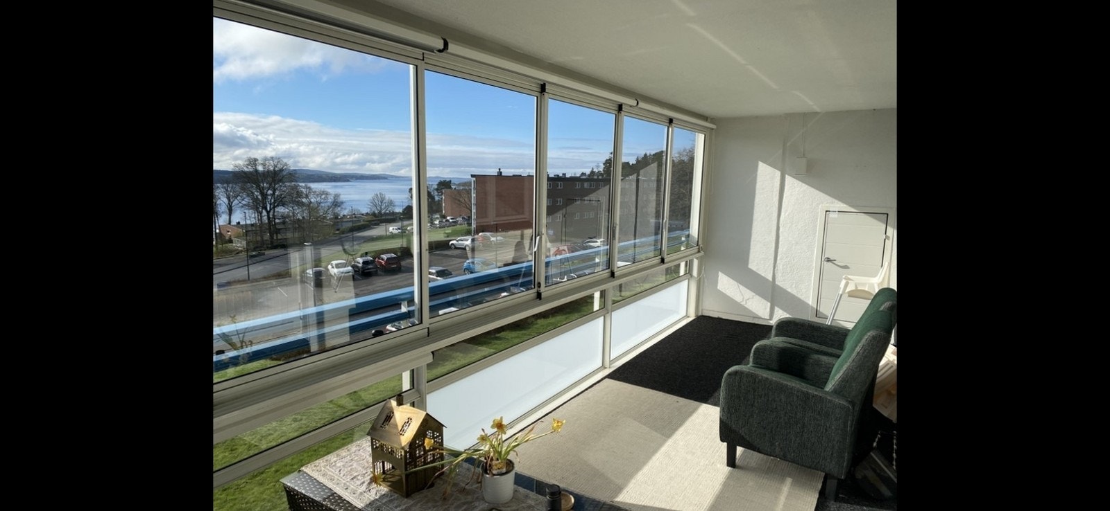 Romslig innglasset balkong Galleribilde