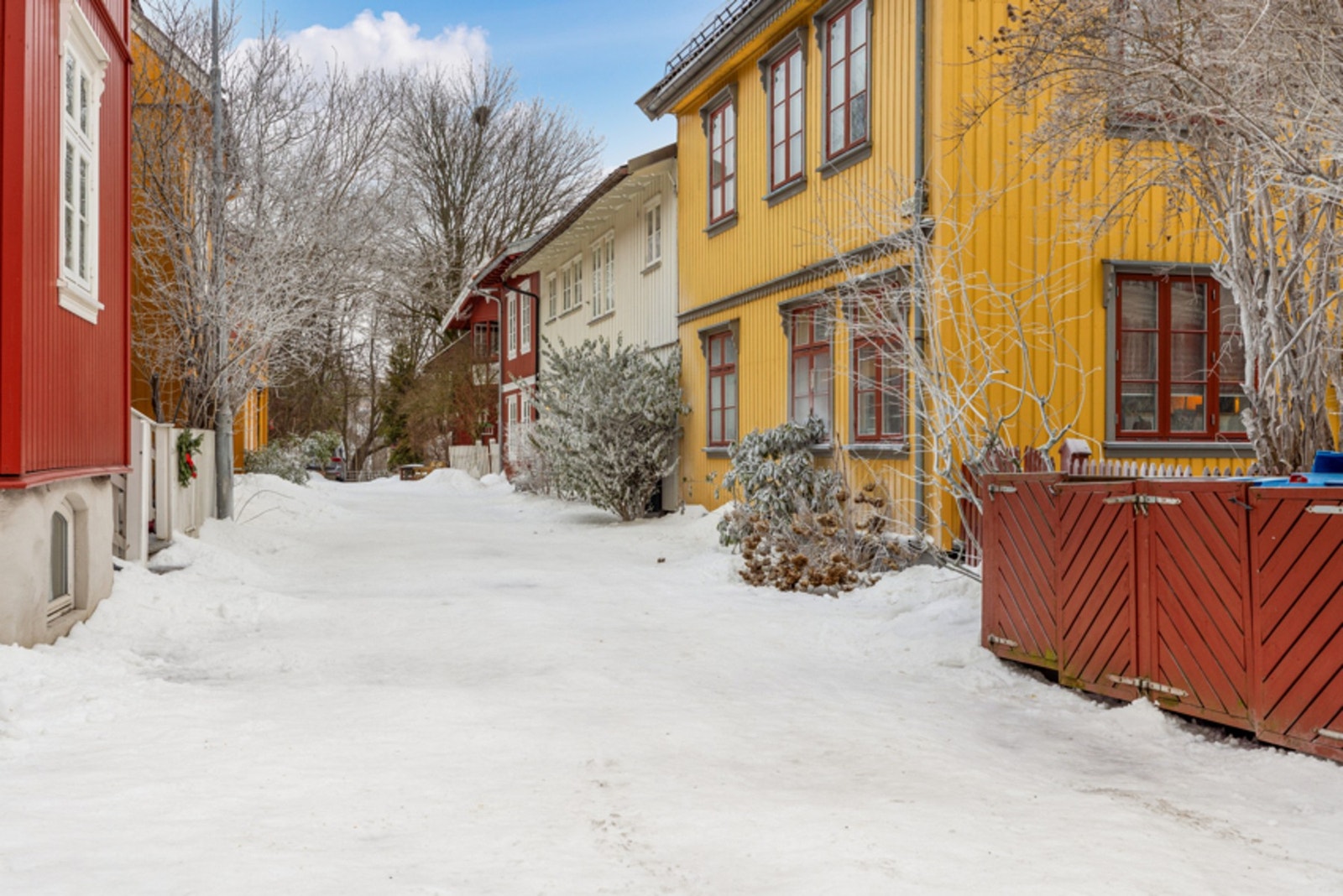 Vinterbilder fra sjarmerende Kampen - her under innspilling av "Hjem til jul" sesong 3 utenfor leiligheten. Galleribilde
