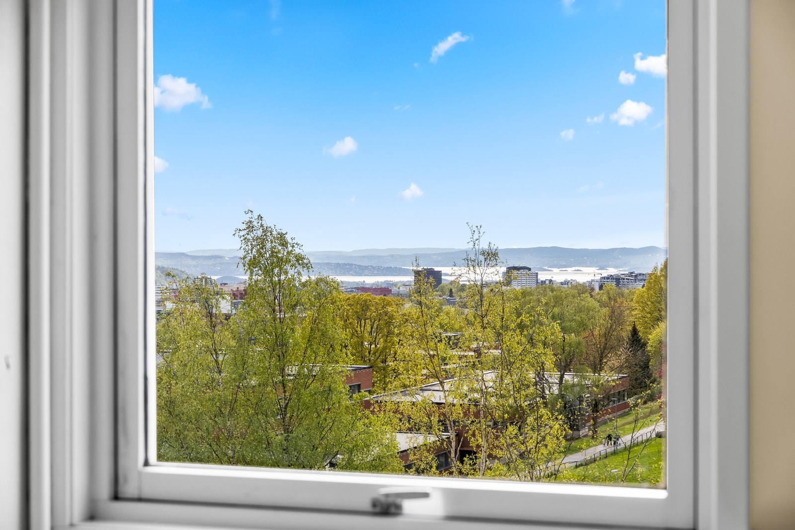 Utsikten er flott fra alle rom Galleribilde