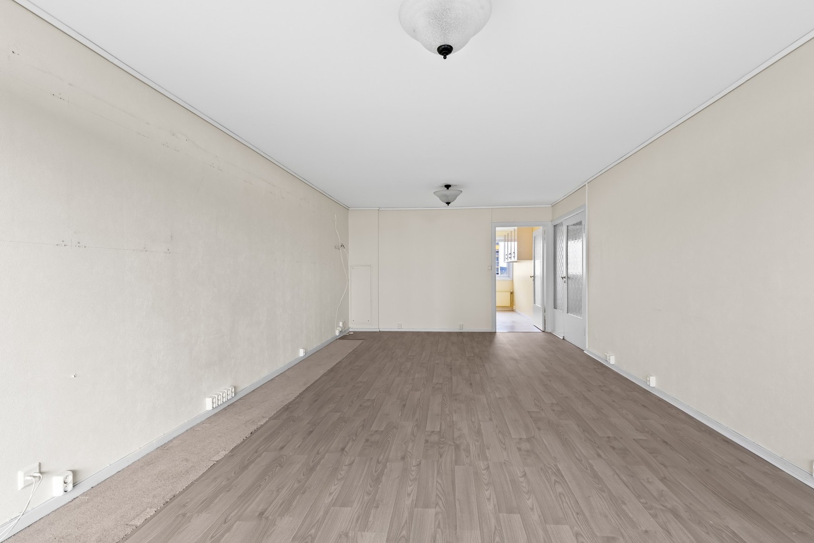 Leiligheten er gjennomgående og har mye muligheter for å endre dagens planløsning Galleribilde