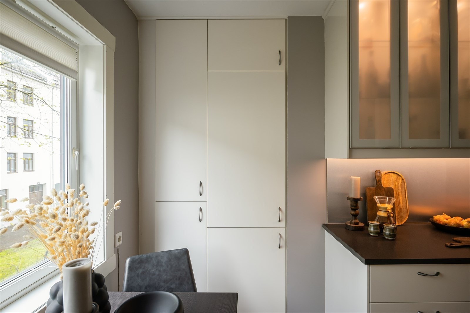 Her får man effektive løsninger og rikelig med skap- og benkeplass. Galleribilde