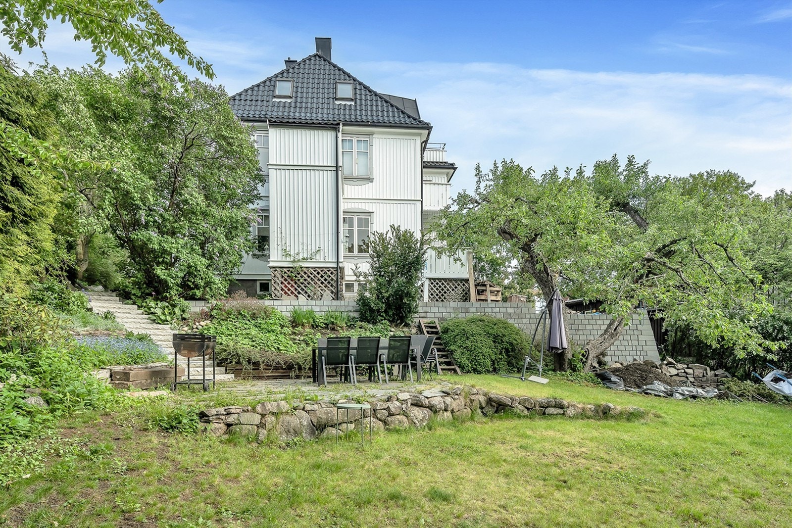 Felles hage med god plass. Galleribilde