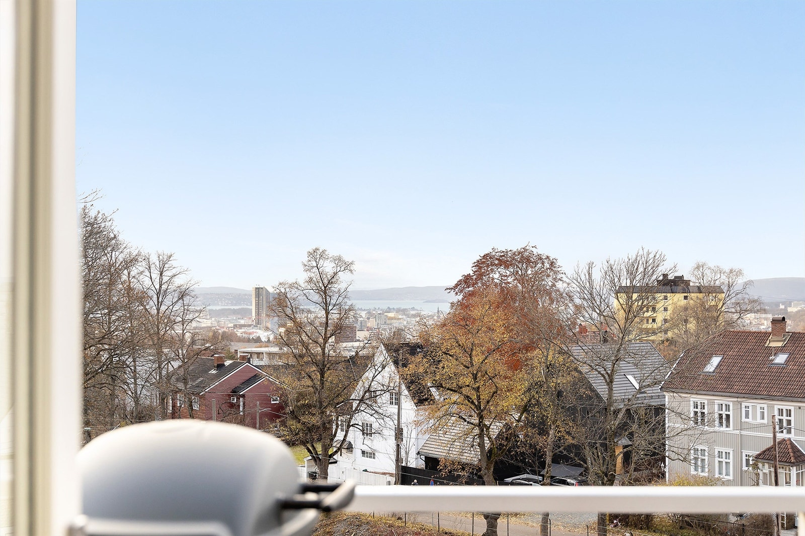 Utsyn fra balkong. Galleribilde