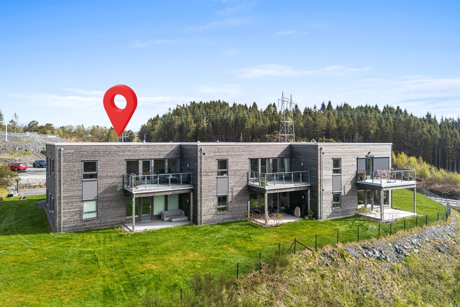 Velkommen til Hatlandsåsen 18B! Presentert av Ørjan Stokka - Eiendomsmegler Norge. Galleribilde