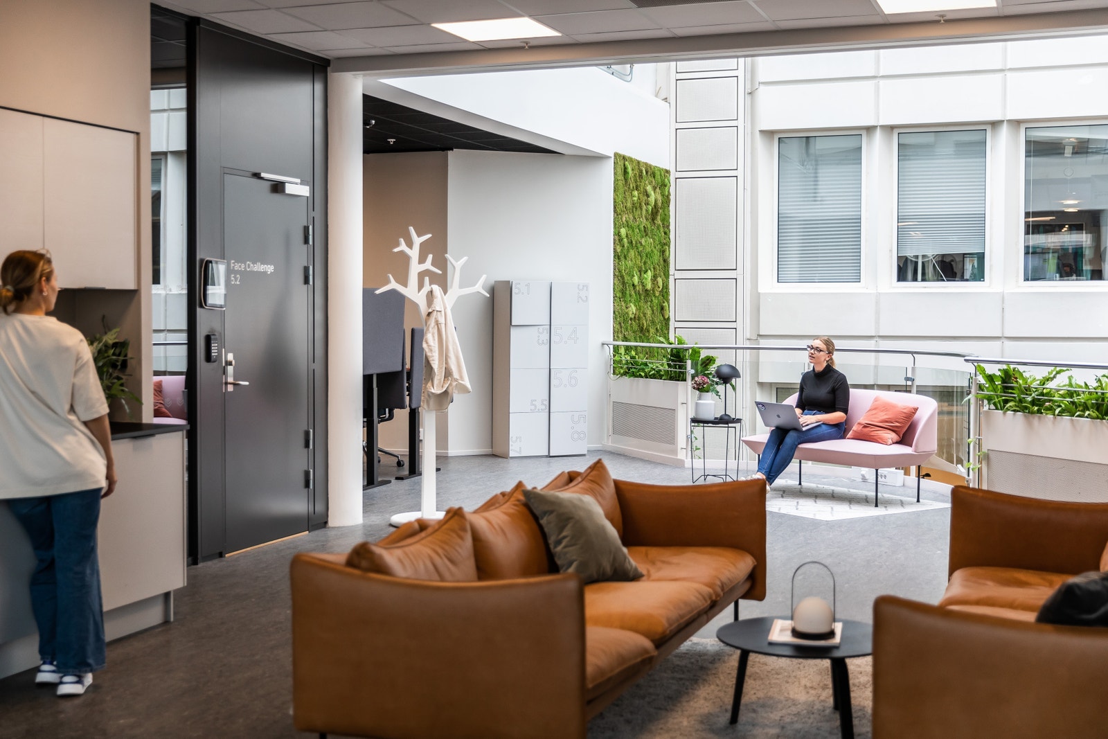 Utenfor kontoret finner du store fellesområder som dere deler med andre Epicenter-medlemmer. Galleribilde