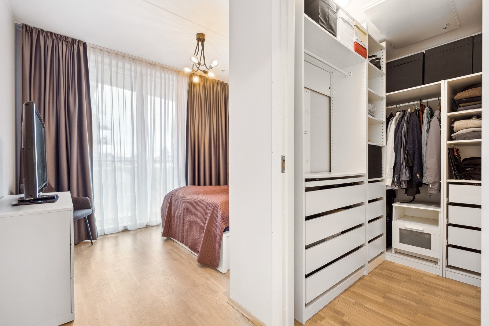 Her er det gode oppbevaringsmuligheter. Galleribilde