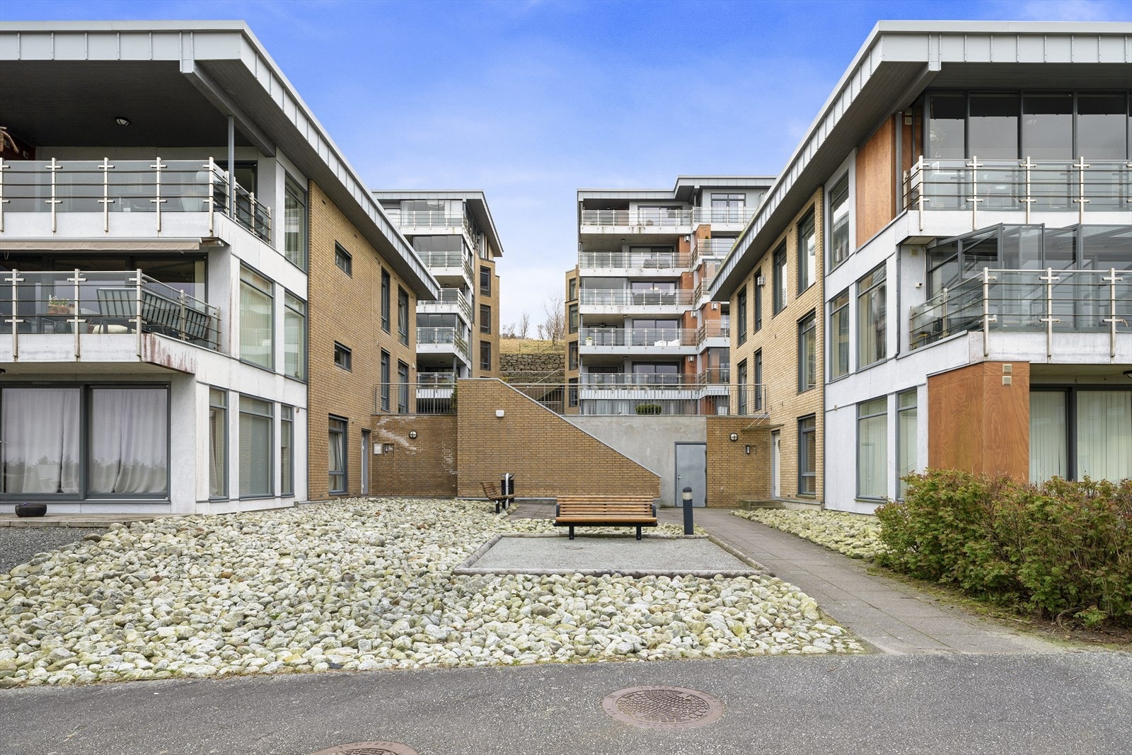 - Veldrevet borettslag med parkering i underetasjen - Galleribilde