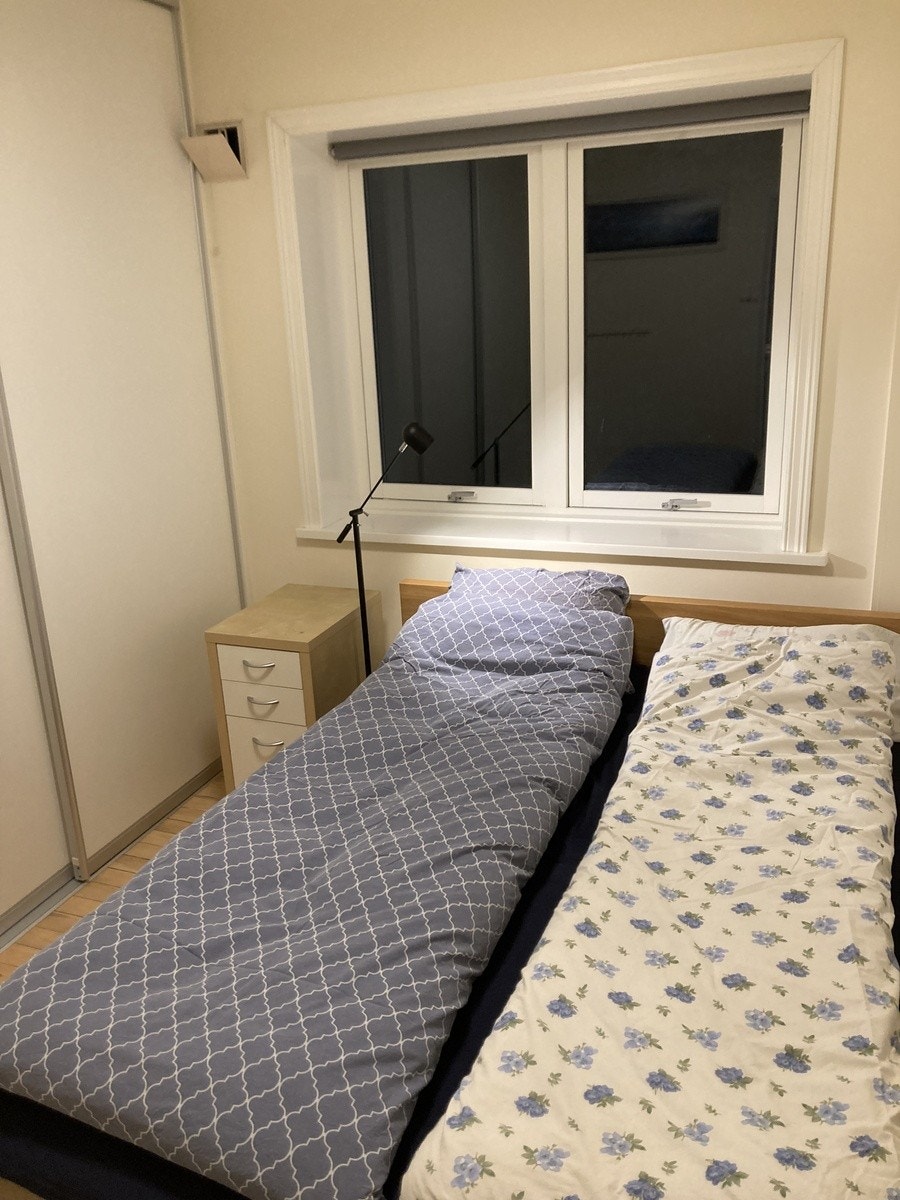 Soverom 1 - dobbeltseng og god skapplass Galleribilde