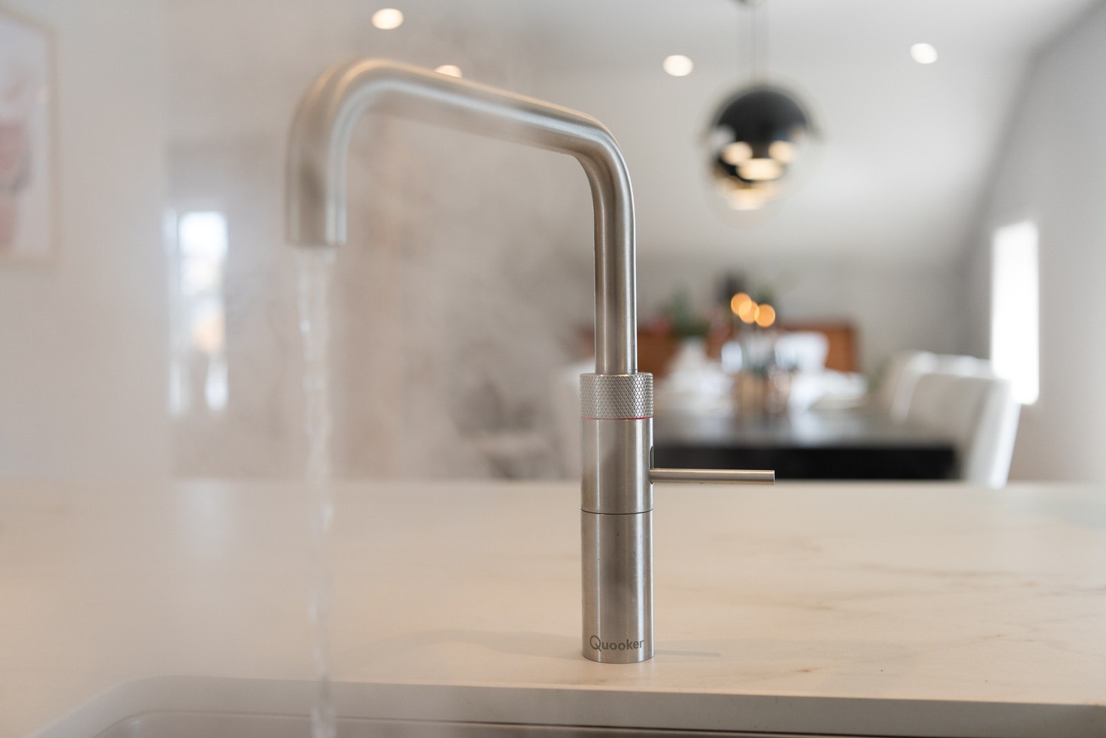 Oppvaskkum med Quooker kran Galleribilde