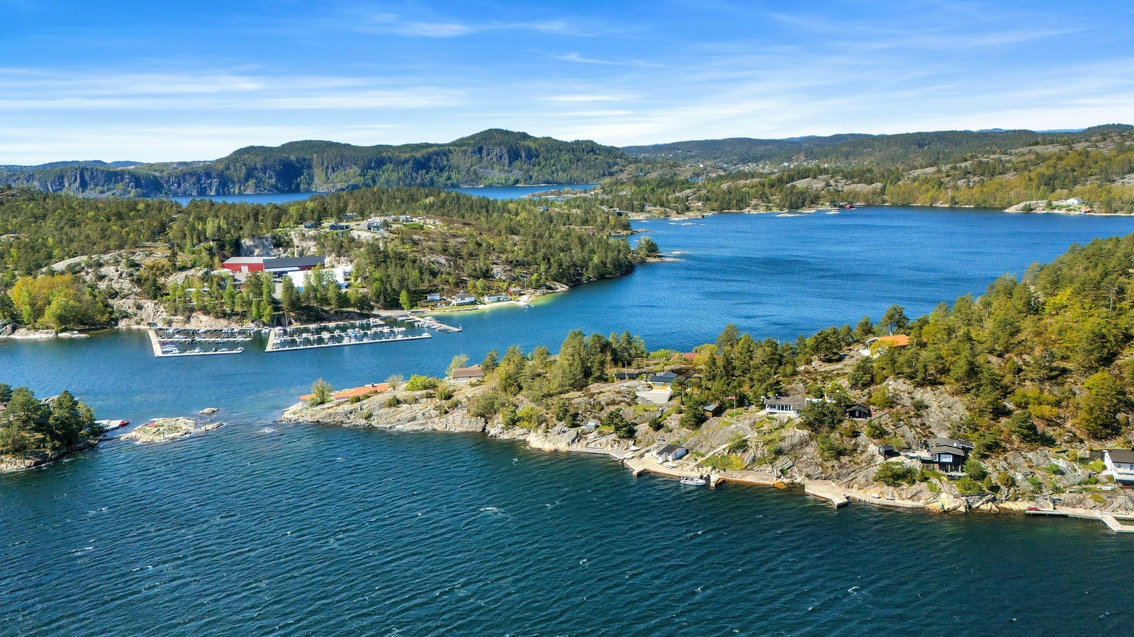 Med kort avstand til Borteid småbåthavn, flotte turmuligheter langs kyststien og en rolig beliggenhet i naturskjønne omgivelse. Galleribilde