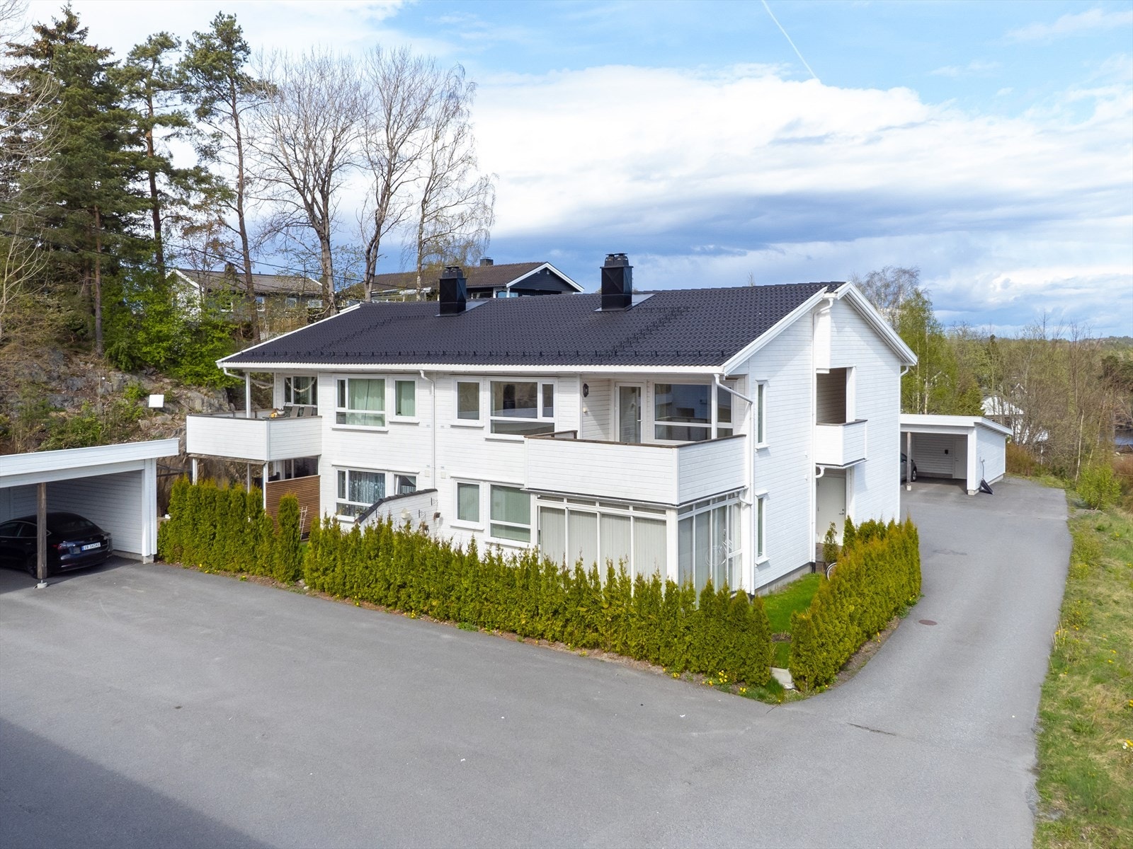 Velkommen til Rønningenveien 54D, en 4-roms leilighet i 2. etg. med carport! Galleribilde