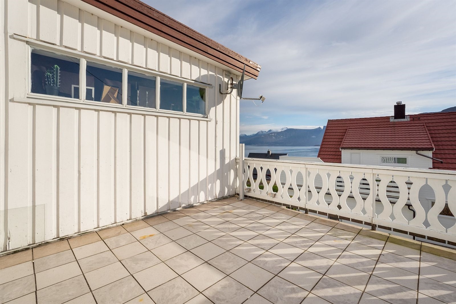 Flere møbleringsmuligheter på terrasse. Galleribilde