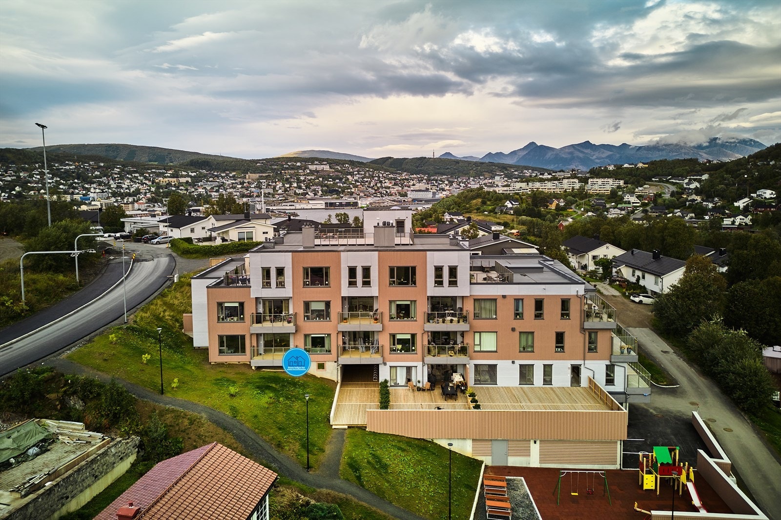 Leilighet H0205 ligger usjenert og sørvendt med fin utsikt. Galleribilde