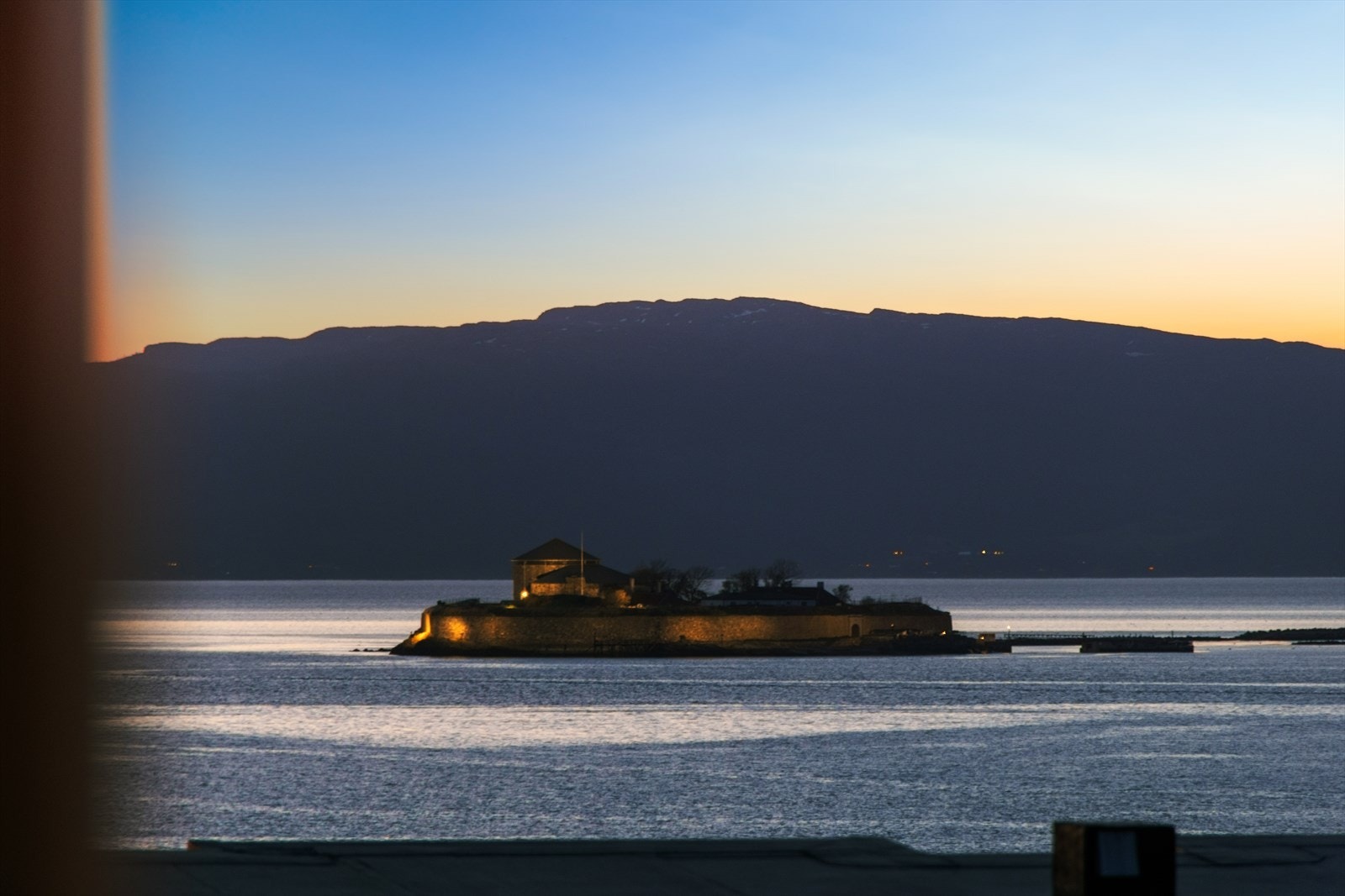 Utsikt til Munkholmen fra leiligheten. Galleribilde