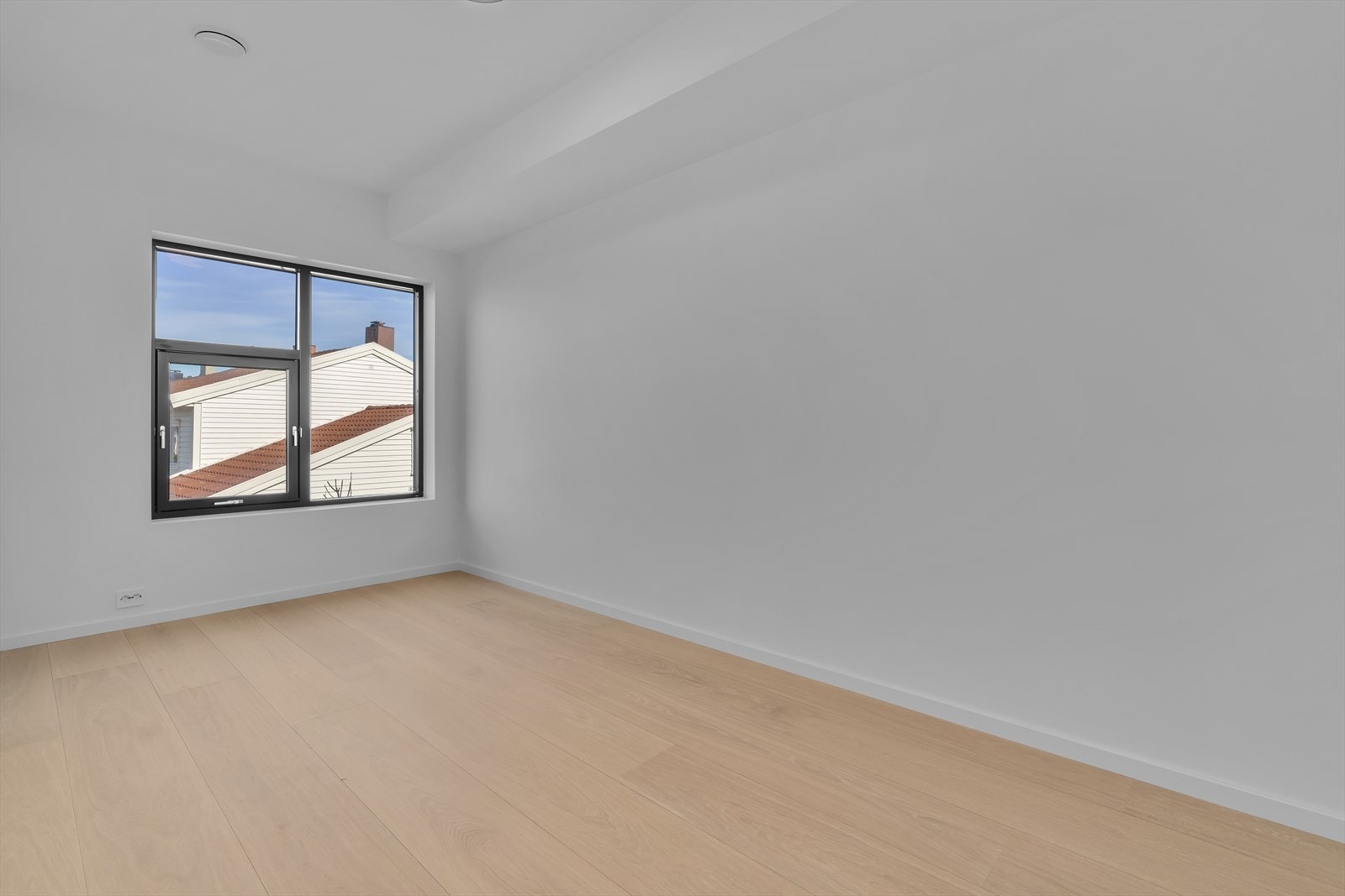 Soverom 2. etasje på ca 11 kvm Galleribilde