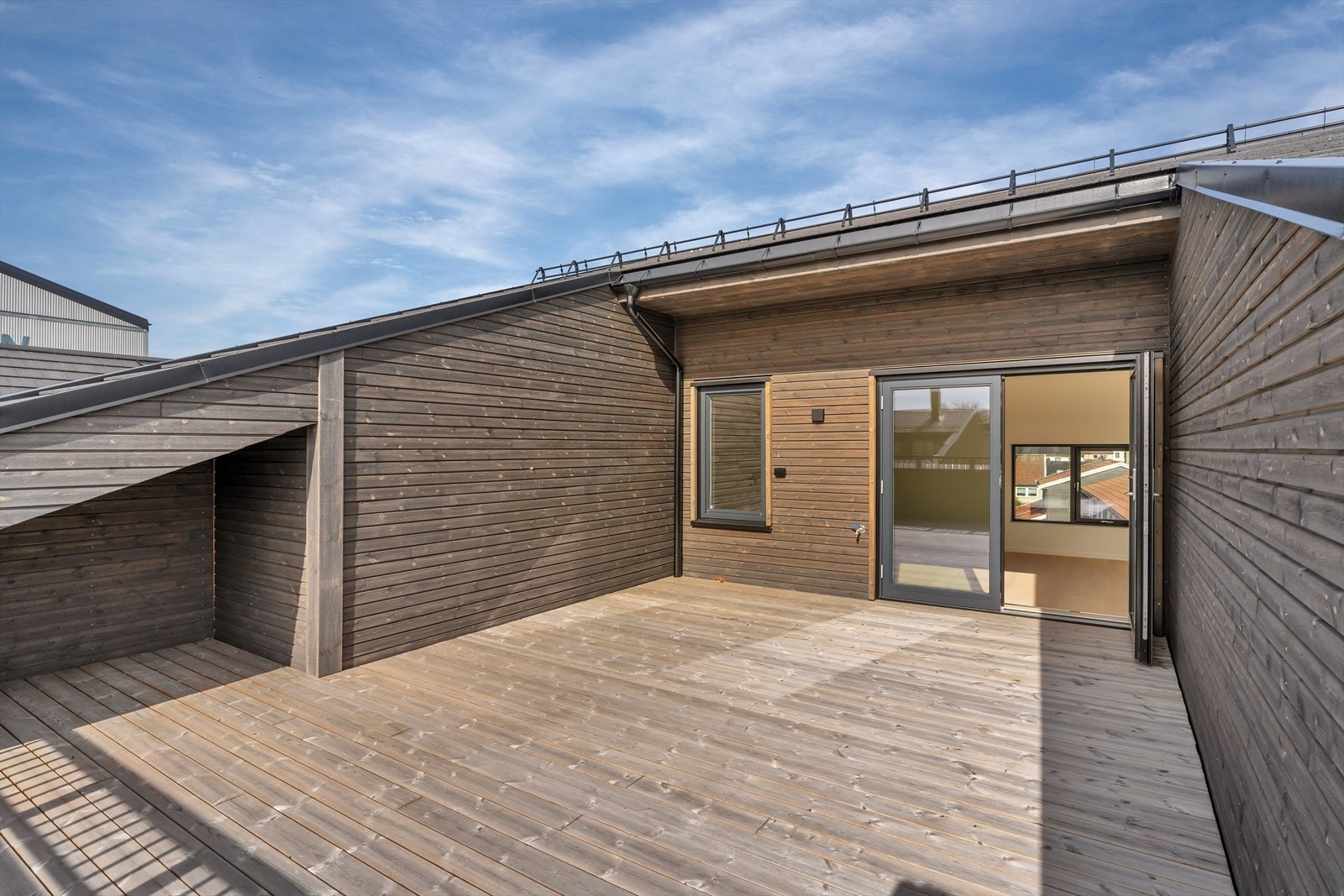 Stor takterrasse på ca 29 kvm. Det er montert vannkran Galleribilde