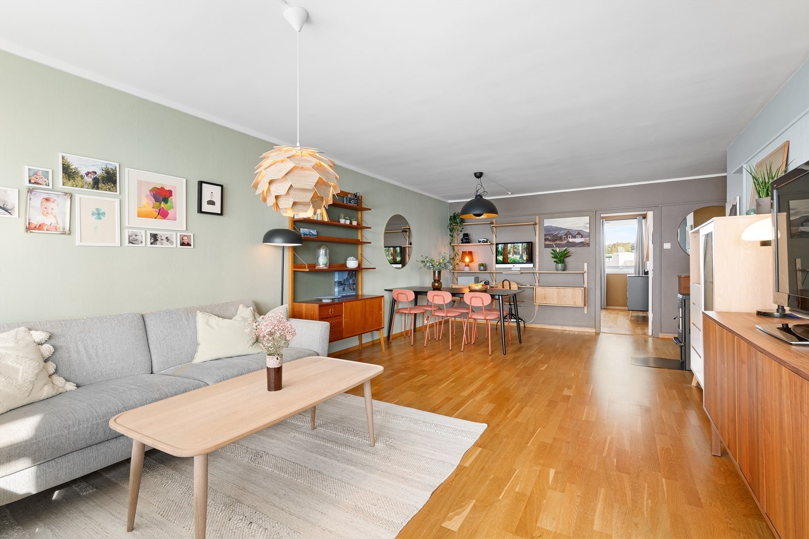 Her kan du møblere med både sofagruppe, spisebord og annet ønsket møblement. Galleribilde