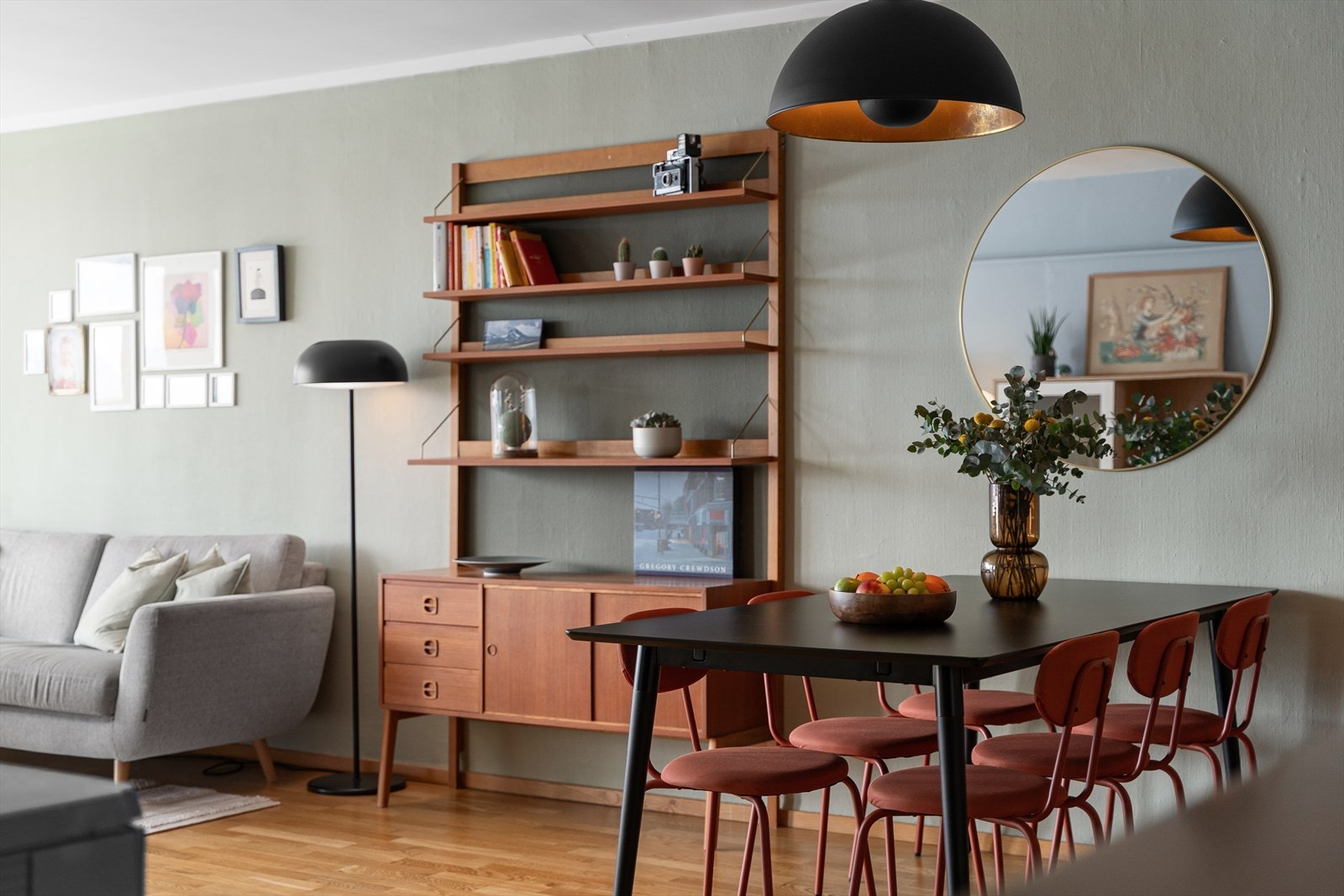 Dette er en stilig 3-romsleilighet med innholdsrik planløsning og fin utførelse. Galleribilde