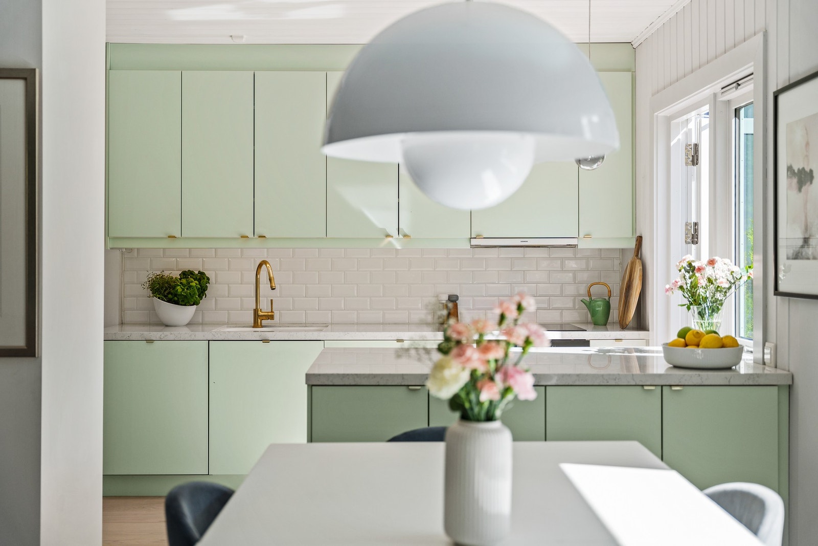 Meget innbydende kjøkken og spisestue. Galleribilde