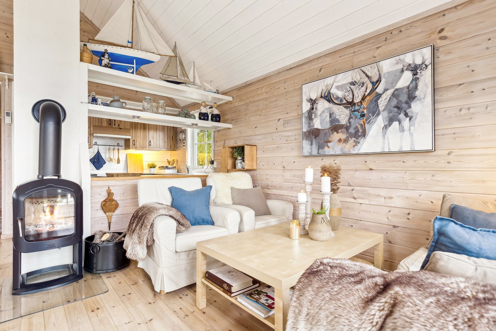 Koselig og åpen stue/kjøkkenløsning Galleribilde