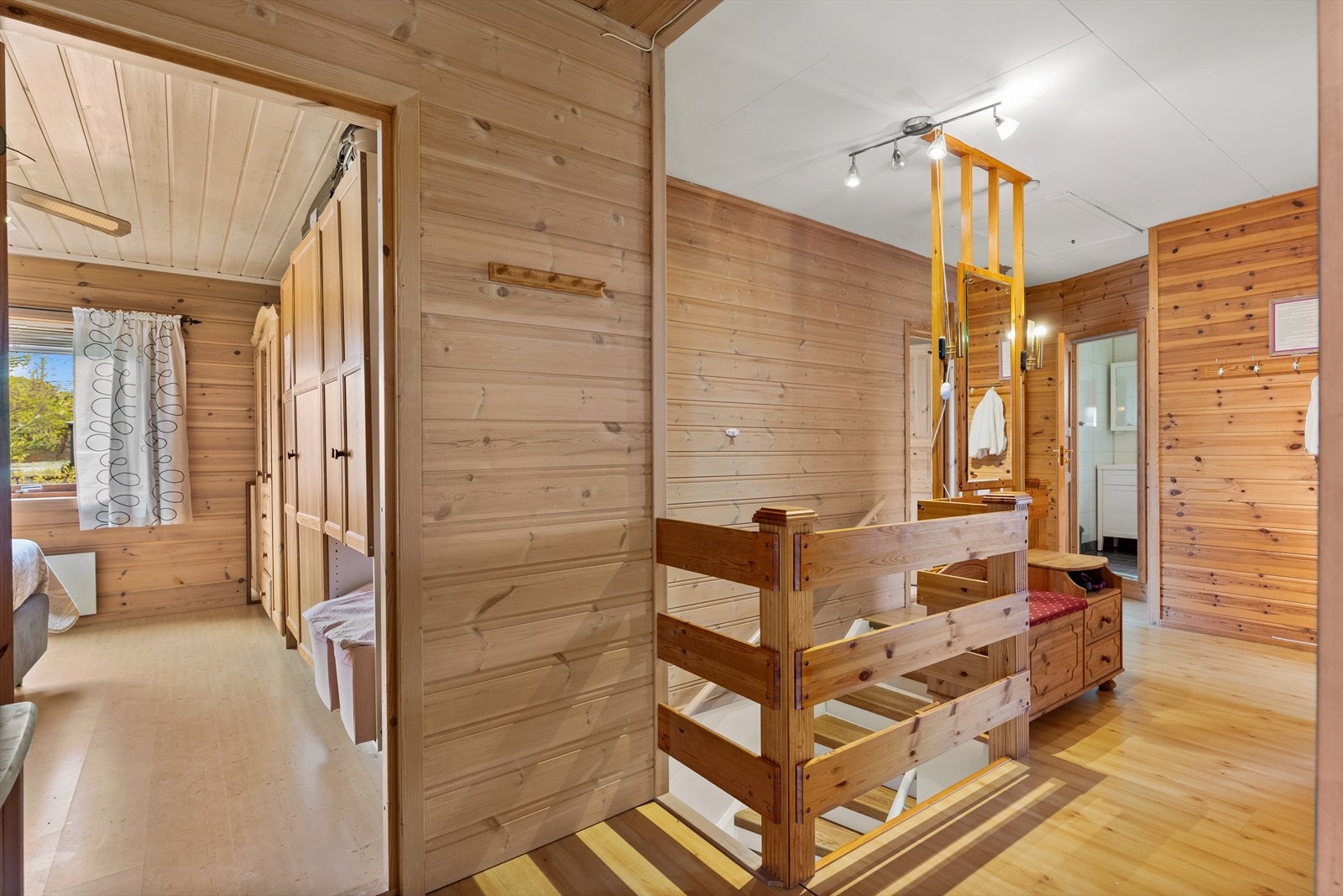 Herfra når du de fleste rom i denne etasjen. Galleribilde