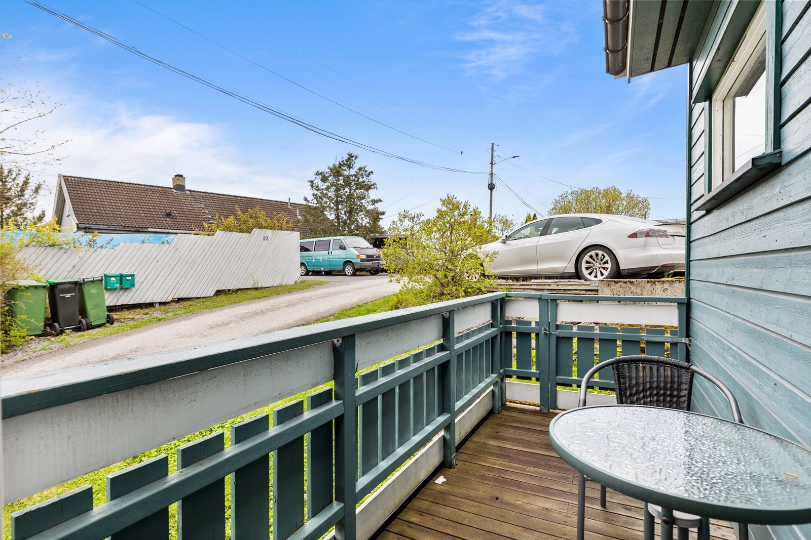 Enkel sydvestvendt terrasse. Galleribilde