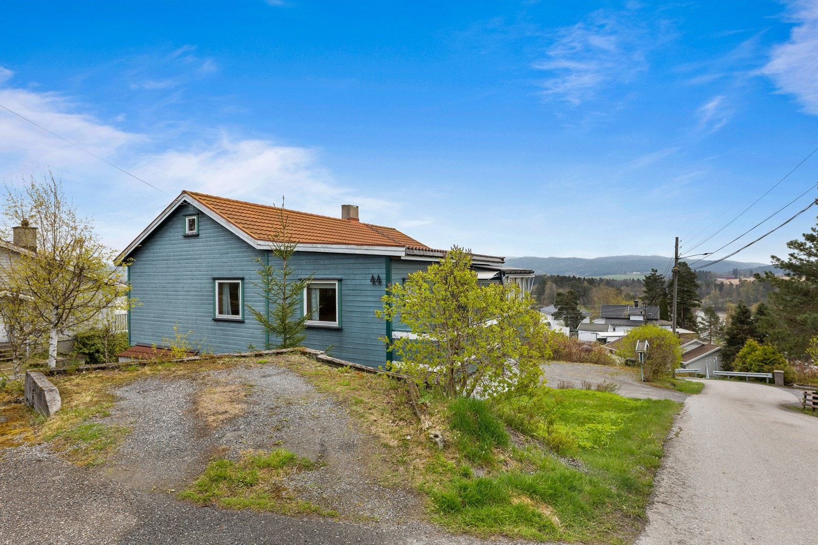 Parkering på egen gårdsplass. Galleribilde