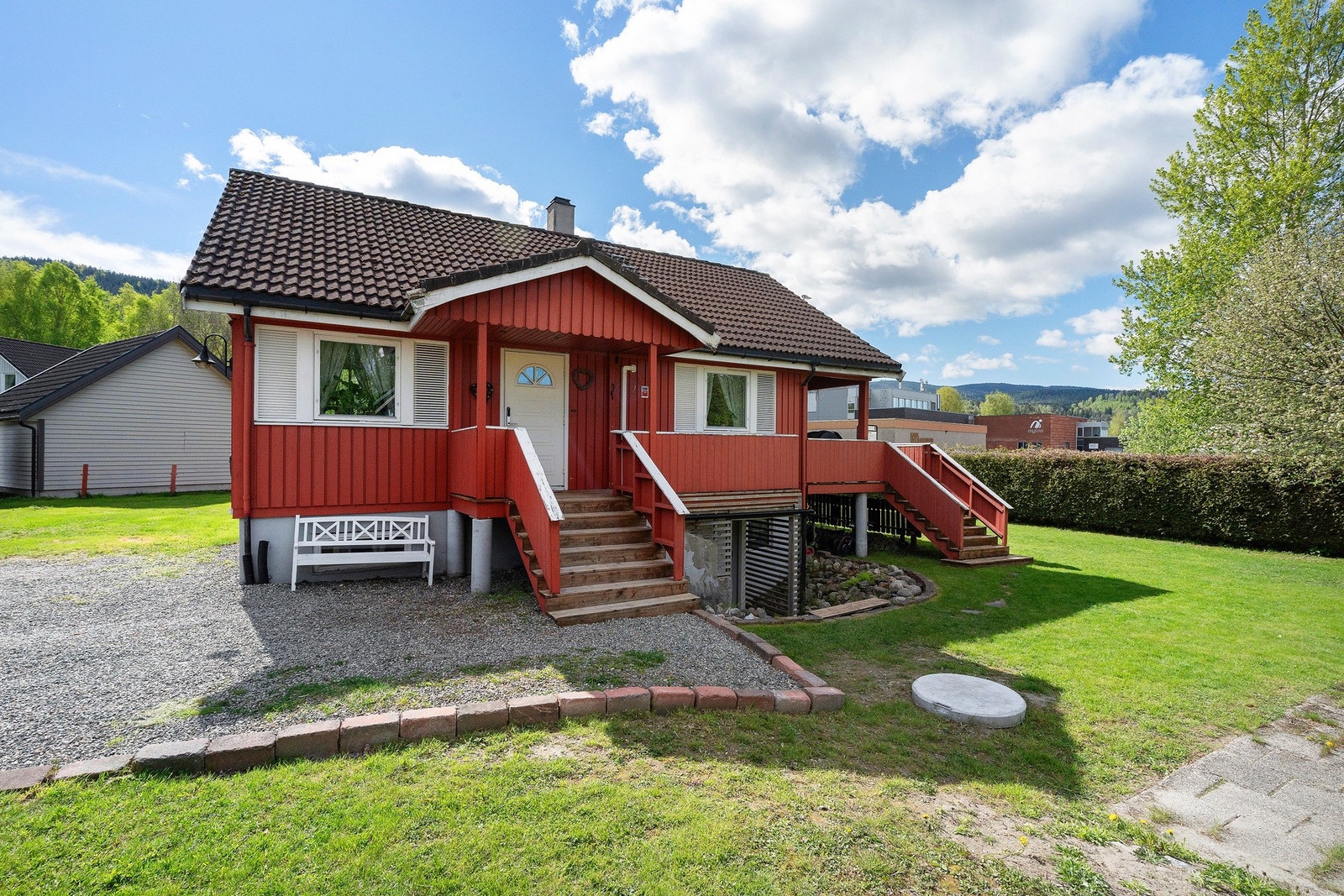 Inngangsparti. Galleribilde